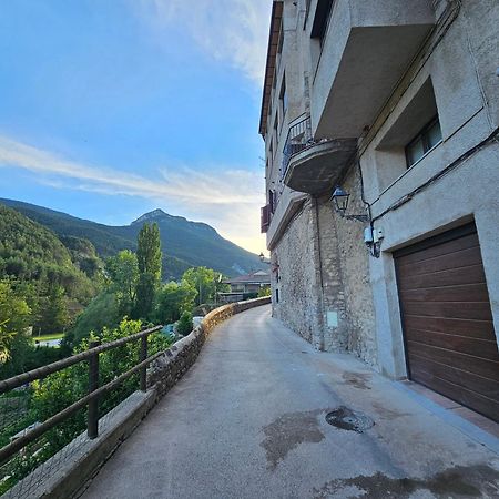 En El Corazon De Baga, Precioso Pueblo Medieval Dış mekan fotoğraf