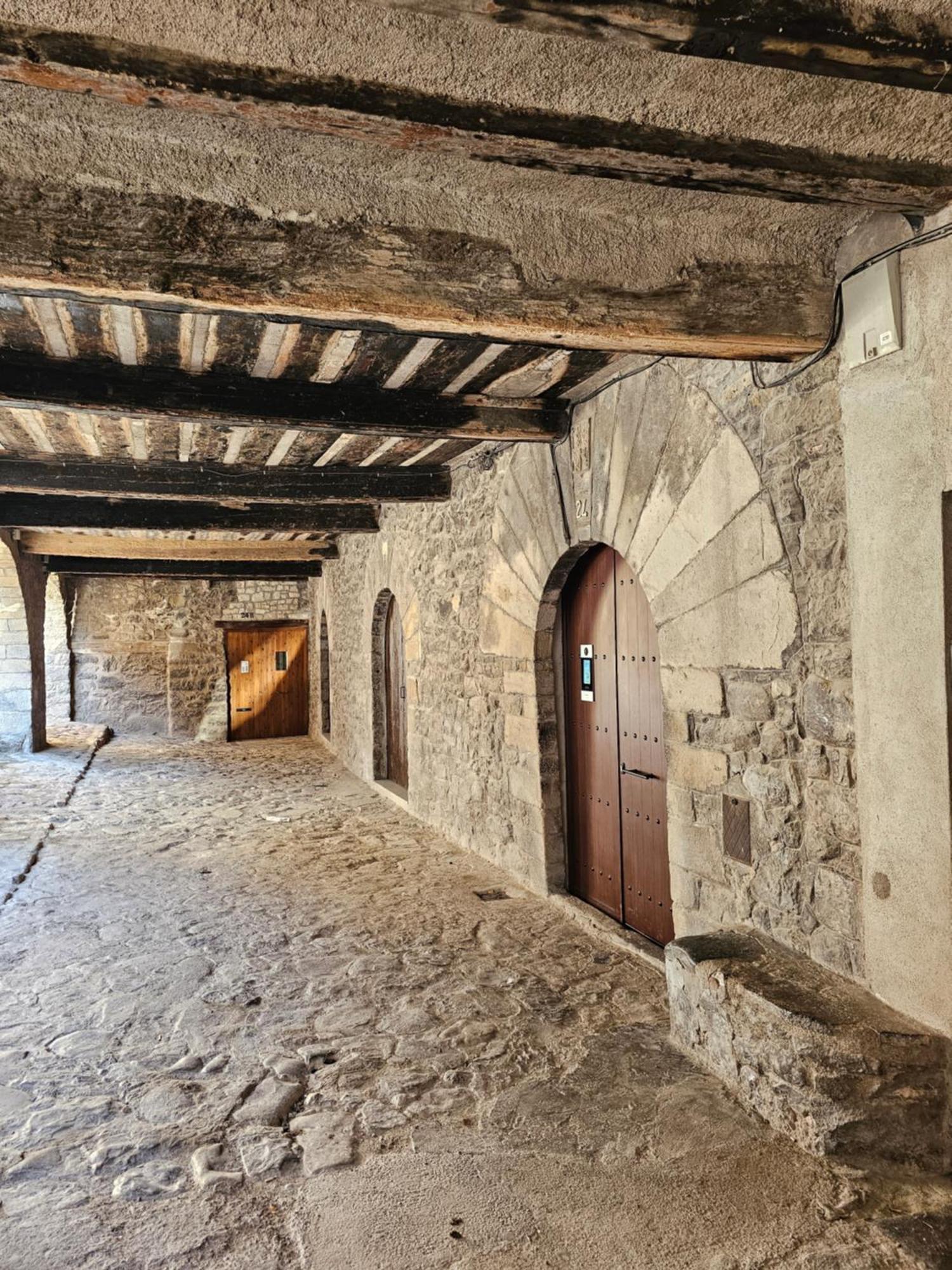En El Corazon De Baga, Precioso Pueblo Medieval Dış mekan fotoğraf